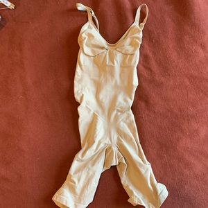 Skims shapewear S/M
